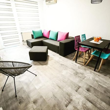 Chill Out Apartment Новий Сад Екстер'єр фото