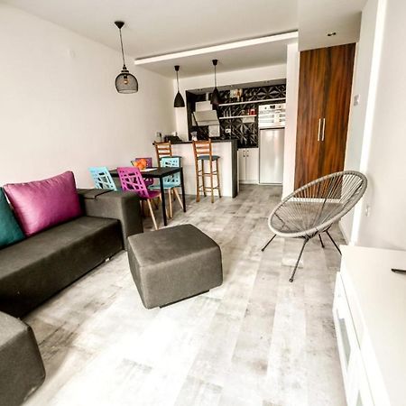 Chill Out Apartment Новий Сад Екстер'єр фото